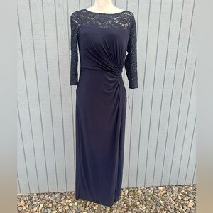 Elegant Navy Blue Lace Evening Dress